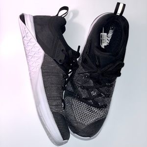 Women’s Nike Metcon Lift and Train Shoes